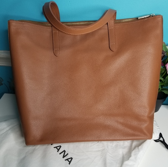 Cuyana Structured Leather Zipper Tote & Leather Organizer Carmel - Picture 16 of 16